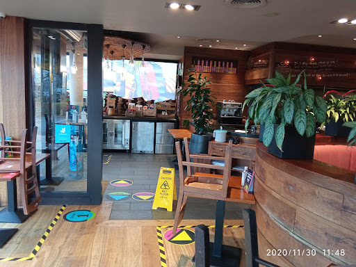 Photo of Nando's Kettering - Unit B2, KETTERING RETAIL PARK, Carina Rd, Kettering NN15 6YA